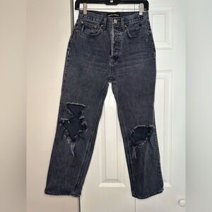 ARITZIA DENIM FORUM BLACK STRAIGHT LEG CROPPED DISTRESSED PANT